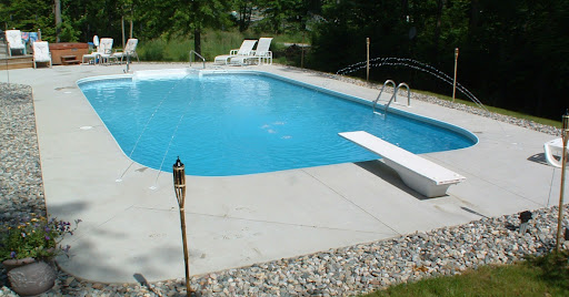 installing a pool with laminar jets and diving board